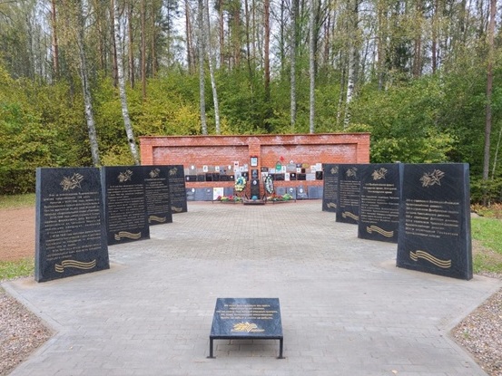 Братская могила воинов Советской  Армии, погибших в 1944 г.